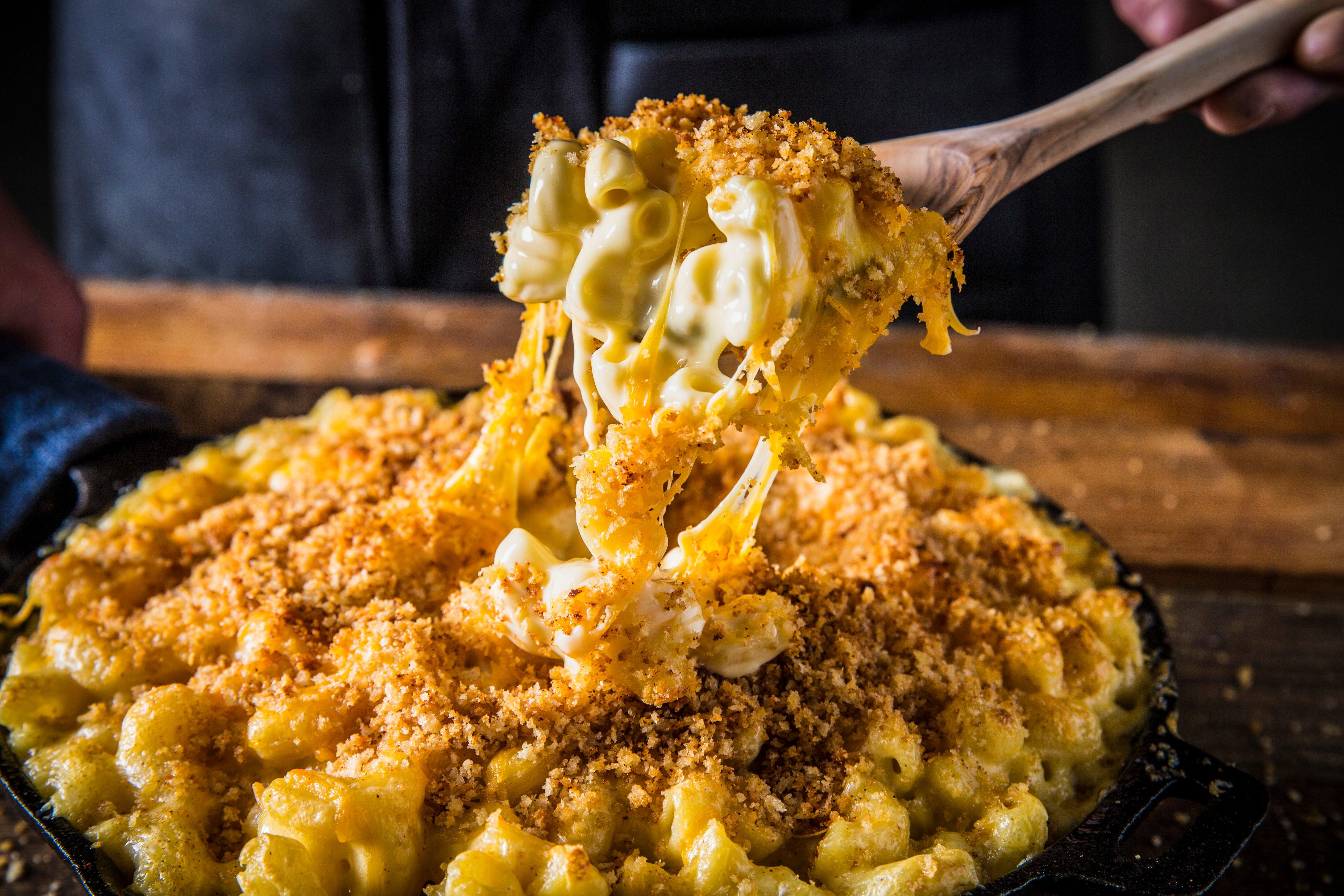 Meal Plan Grilled Chicken, Macaroni & Cheese and Asparagus Traeger